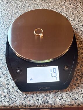 Delicate Gold Ring with Small Pearl